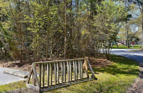 Bethany Beach Condo | Activities included up to $300 FREE PER WEEK! FREE DAILY ACTIVITIES! Bright and clean first floor 3 bedroom, 2.5 bath one level Sea Colony unit with all of the modern conveniences