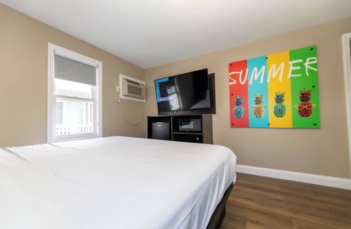 Seaside Heights Hotel | Adjoining Room 2 - Spacious Two-Bedroom Suite Near Seaside Heights Beach, Sleeps 10 with Free WiFi and AC