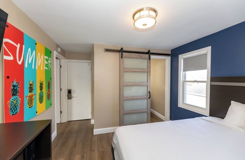Seaside Heights Hotel | Adjoining Room 2 - Spacious Two-Bedroom Suite Near Seaside Heights Beach, Sleeps 10 with Free WiFi and AC
