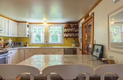 East Chop House | Adorable Oak Bluffs Cottage With Ac On East Chop