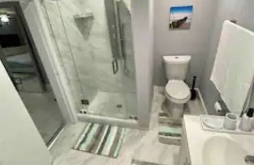 Northeast Miami House | Adorable Safe & Clean 1BR Guest House-Free Parking
