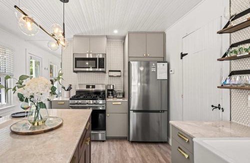 Yarmouth Port House | Adorable Updated Cottage Walk to Water