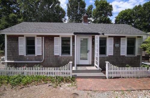 Yarmouth Port House | Adorable Updated Cottage Walk to Water