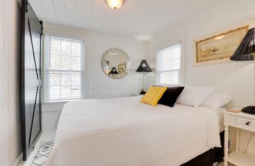 Hammondsport Apartment | Adorable Walkable Paradise w/Deck & Pool!