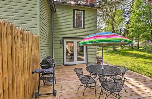 Hammondsport Apartment | Adorable Walkable Paradise w/Deck & Pool!
