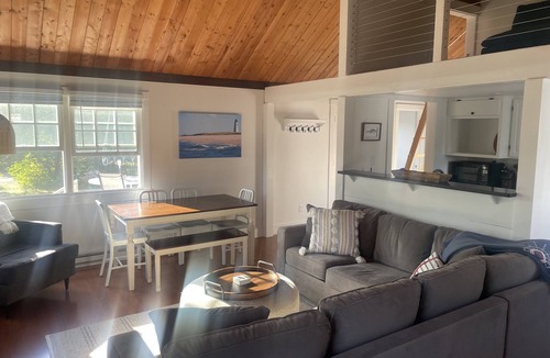 Nantucket Town House | AFFORDABLE, COMFORTABLE & CLEAN Mid-Island South of Town House