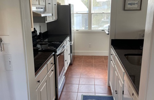 Nantucket Town House | AFFORDABLE, COMFORTABLE & CLEAN Mid-Island South of Town House