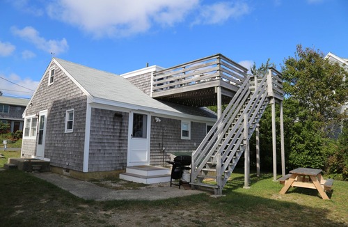 Sandwich Cottage | Affordable cottage near Town Neck Beach with AC