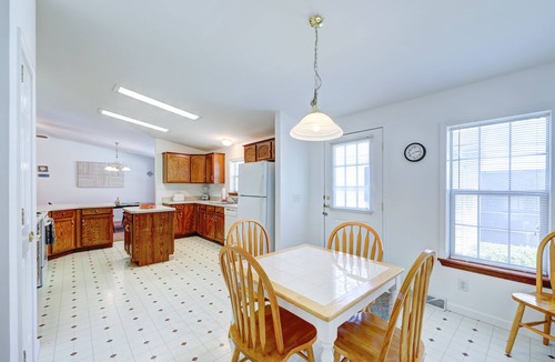 Country Club Estates House | Affordable dog-frienedly beach home w/private deck, gas grill, enclosed yard