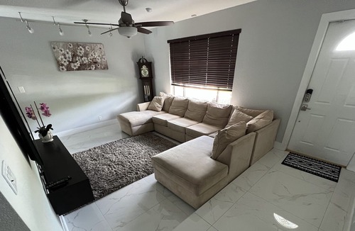 Margate House | Affordable Family Home perfect for your South Florida Vacation!!