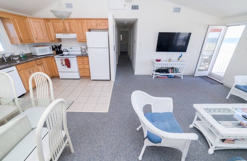 North Beach Haven Apartment | Affordable Oceanfront! Amazing Views!