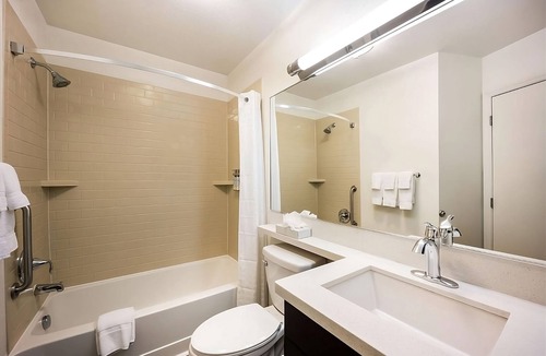 Morris Plains Hotel | Affordable Option: 3 1BR Suites w/Full Kitchen Near NYC Access