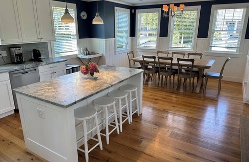 West of Town House | Airy and Spacious, near Beach, Golf and Bartlett's Farm with Community Pool