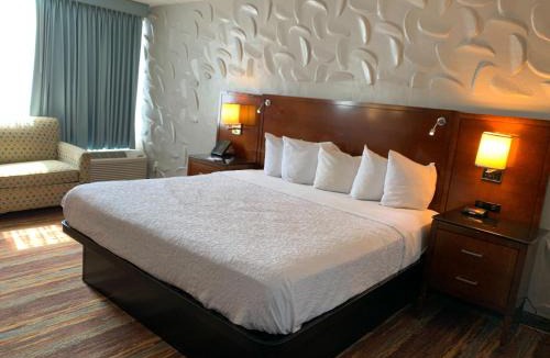 Newtonville Hotel | Albany Airport Inn
