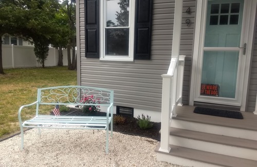 Villas House | All New Seahorse Bay Cottage walk to bay beach and view world famous sunsets!
