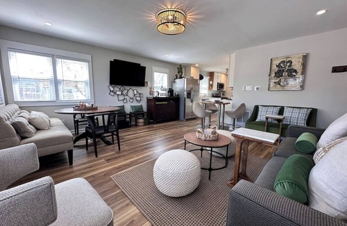 Villas Cottage | All Spruced Up! Cottage, Outdoor Oasis, Coffee bar