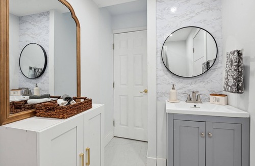Southwest Coconut Grove House | Amalfi Cottage - 1/1 Tropical Paradise in Grove