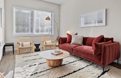 Taylor Run Apartment | ⚜Amazing 3-Bdrm Apt⚜King Beds⚜Free Parking⚜