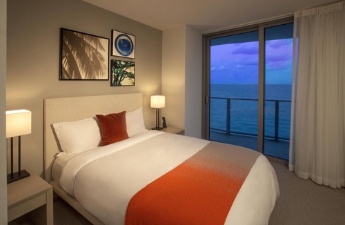Hollywood South Central Beach Resort | Amazing 3BR Ocean View Suite, Private Balcony, Chef's Kitchen & Walk to Diplomat