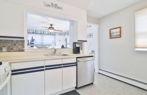 Ortley Beach House | Amazing 4 bedroom stay, 4 houses from the beach!