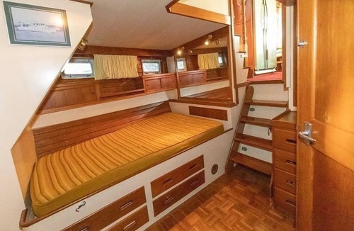 Lottsburg Boat Rental | Amazing Fun with great view 3-bedroom boat with AC and WiFi in Lottsburg