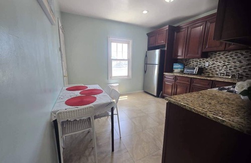 Kearny House | Amazing large 3 BD apartment in NJ Close 15 minutes to Metlife