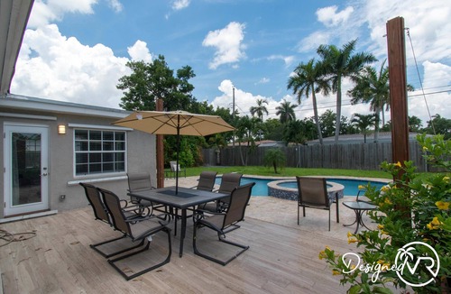 South Lake House | Amazing Pool, cozy home in the heart of Hollywood