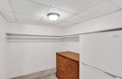 Hallandale Beach Apartment | Amazing Studio/1Bath, Hallandale Beach, FREE PARKING. Walk to the beach!