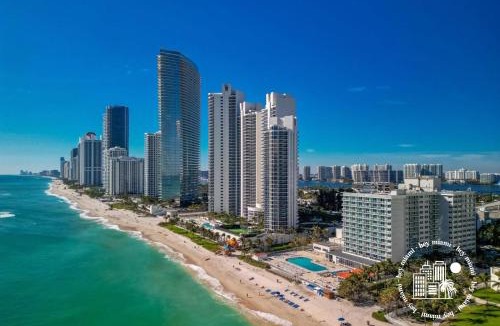 Sunny Isles Beach Apartment | Amazing Studio with balcony up to 4 people