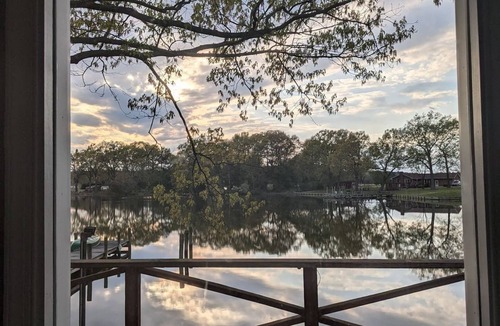 Hague House | Amazing Sunsets in Jackson Creek Waterfront Home