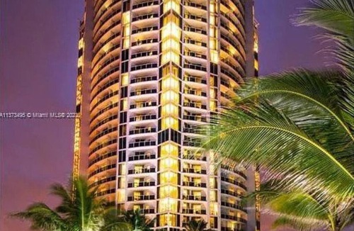 Sunny Isles Beach Apartment | ★ Amazing Unit in an Exclusive Luxury Beach Resort