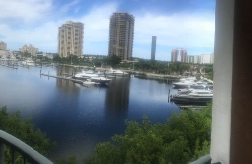 Aventura House | Amazing View-2 Bedrooms-Yach Club
