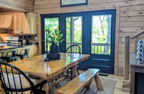 Edray Cabin | Amazing Views! 5-bedroom cabin only 1.5 miles from Snowshoe entrance
