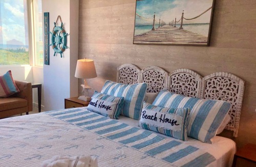 Birch Park Finger Streets Apartment | AMAZING WATERVIEW STEPS FROM BEACH, SHOPPING AND RESTAURANTS