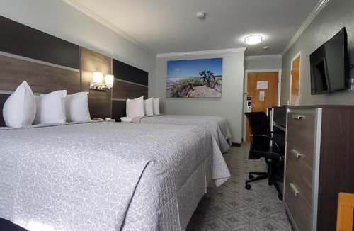 South Yarmouth Hotel | Ambassador Inn and Suites