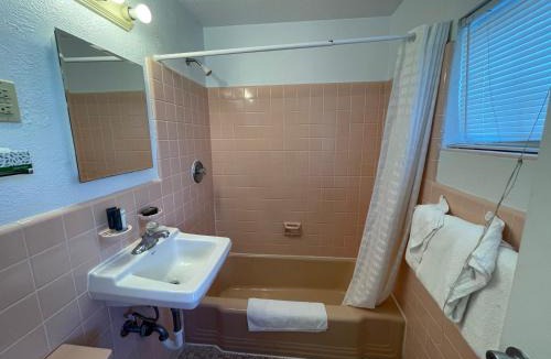Wildwood Crest Hotel | American Safari Motel Wildwood Crest Beach