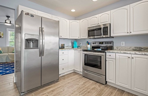 Colington House | Amina's Cottage 3 BR in KDH + Pets Stay Free