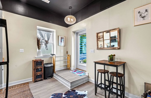 Issue Condo | An upscale retreat across from the beach