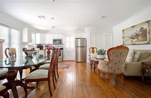 Mango Groves House | Anderson House Historical Cottage