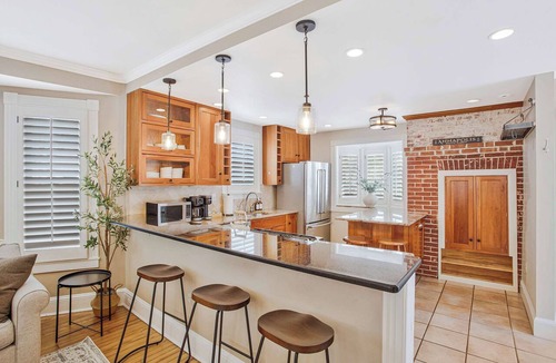 Murray Hill House | Annapolis Gem- Tranquil 4 BR Murray Hill Victorian