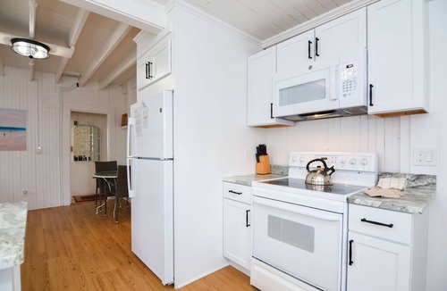 Gloucester House | Annisquam Singing Pines: Riverfront Splendor