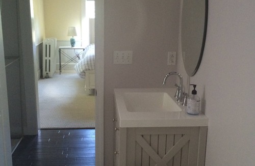 North Falmouth House | Antique 3-bedroom house with WiFi and A/C in quaint North Falmouth.