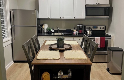 Fan District Apartment | Apartment 2B Premium 1-bedroom and 1- Living Room in FAN Area Richmond