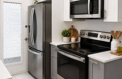 Highland Garden Apartment | Apartment in Hollywood Beach, a 10-minute drive from the beach