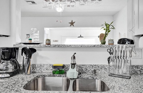 Fort Lauderdale House | 🏖AQUA-OASIS(PRIVATE🏘) HOT-TUB POOL BBQ 10MIN TO BEACH LAS OLAS DOWNTOWN AIRPORT🏝