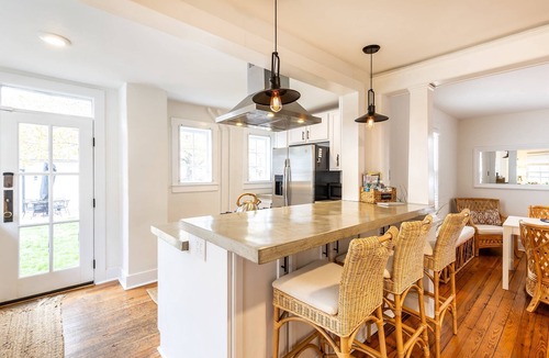Annapolis House | "Around the Corner" from Eastport Hot Spots with Fenced-In Yard and Parking