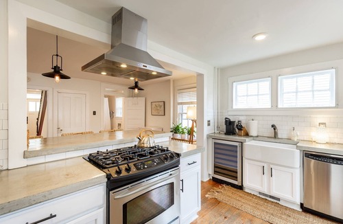Annapolis House | "Around the Corner" from Eastport Hot Spots with Fenced-In Yard and Parking