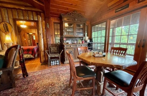 North Lake George House | Arrow Head Lodge