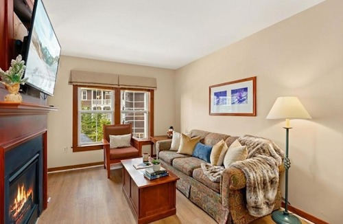 Edray Apartment | AS 339 Pool-View Balcony Ski-InOut 5-Star Rated Sleeps 5