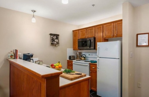 Edray Apartment | AS 339 Pool-View Balcony Ski-InOut 5-Star Rated Sleeps 5